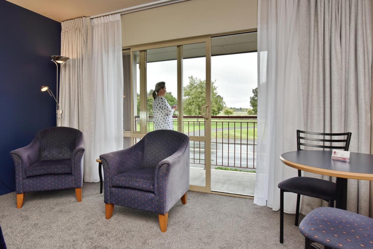 The Suites Ashburton Luaran gambar