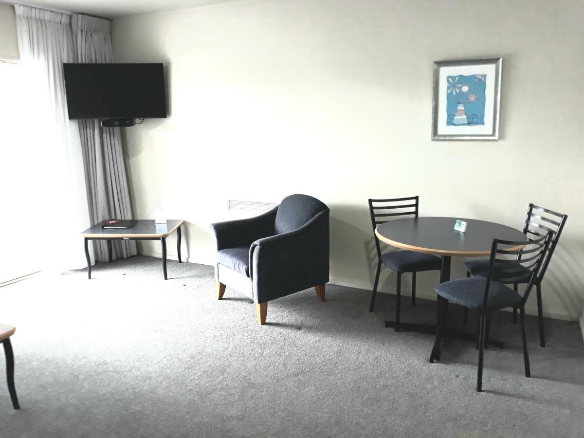 The Suites Ashburton Luaran gambar