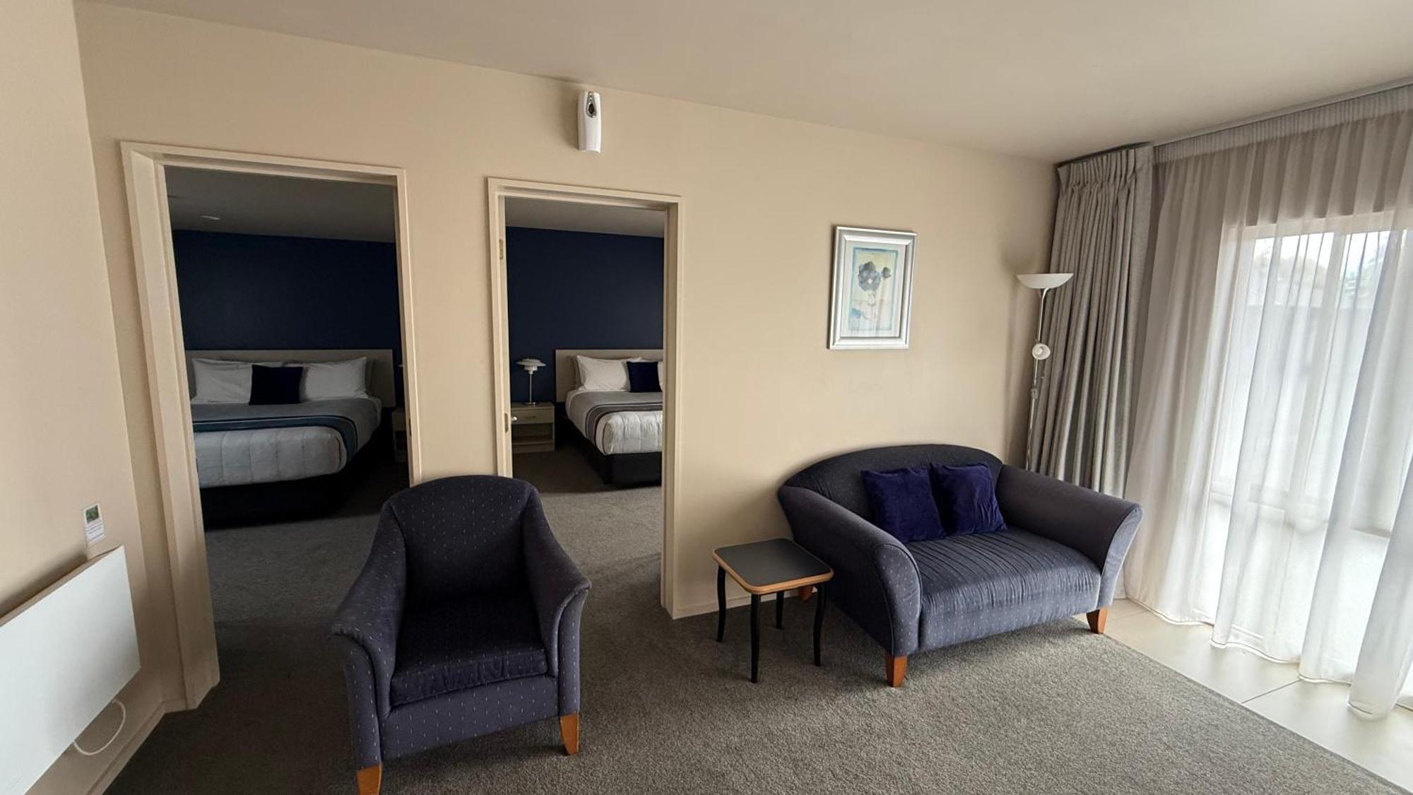 The Suites Ashburton Luaran gambar